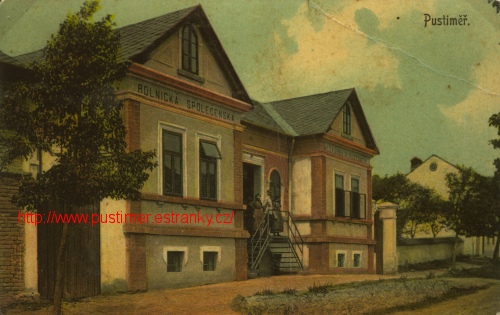 1 Rolnická mlékárna v roce 1904. Dobová pohlednice..jpg